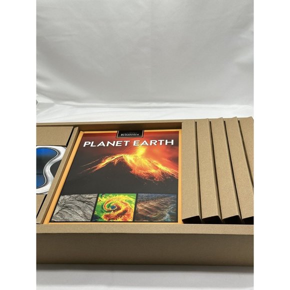 BRITANNICA Virtual Reality SCIENCE Kid-Friendly  VR Viewer - Picture 5 of 12